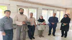 تجلیل از متخصص گوش و حلق و بینی بیمارستان امام رضا(ع) به دلیل خدمات برجسته درمانی