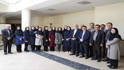 تجلیل رئیس دانشگاه علوم پزشکی همدان از مدافعان سلامت مادران و نوزادان/ روز ملی ماما فرصتی برای پاسداشت کرامت زندگی