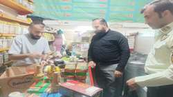 یک واحد صنفی عطاری متخلف با دستور دادستان شهرستان همدان و معاون غذا و دارو پلمپ شد