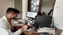 تجهیز داروخانه‌های مراکز خدمات جامع سلامت تویسرکان به دستگاه بارکدخوان