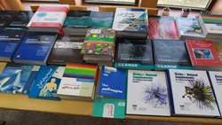 خرید 41 جلد کتاب به همت معاونت تحقیقات و فناوری و کتابخانه مرکزی از سی و ششمین نمایشگاه بین المللی کتاب تهران 