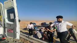 تصادف در اتوبان ساوه به همدان، ۵ مصدوم برجای گذاشت