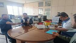 برگزاری میز خدمت و اجرای خطرسنجی سلامت برای کارکنان آموزش و پرورش فامنین