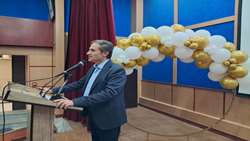 تجلیل از بهورزان فعال و پیشکسوت شهرستان فامنین 