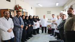 گرامیداشت روز پزشک با حضور رئیس بیمارستان سینا در کنار کادر درمان 