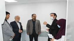 بازدید دکتر یوسفی معاونان تحقیقات و توسعه از مرکز سل تراپی و بیوبانک دانشگاه 