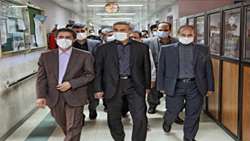 عیادت مشترک استاندار و رییس دانشگاه علوم پزشکی همدان از کودکان بستری روستای چنارعلیای اسدآباد