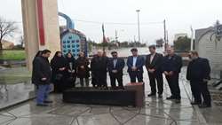 با حضور مسئولان و اعضای کانون بسیج جامعه پزشکی بیمارستان بعثت؛ تجدید بیعت با شهدا در آستانه سال نو 