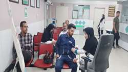 پایش فشارخون مراجعین و پرسنل به مناسبت روز جهانی فشار خون در بیمارستان فاطمیه