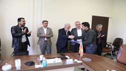 قدردانی رییس دانشگاه از همکاران حوزه خدمات به مناسبت روز کار و کارگر 