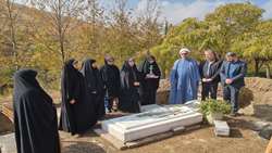 حضور مسئولان دانشگاه علوم پزشکی همدان بر مزار شهید مدافع حرم