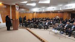  گزارش تصویری تجلیل از معاون بهداشتی توسط استاندار