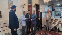 دیدار مدیر امور ایثارگران دانشگاه با جانباز ۲۵ درصد دفاع مقدس عباس ربیعی در تویسرکان 