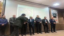 همایش تجلیل از ایثارگران شبکه بهداشت و درمان ملایر برگزار شد