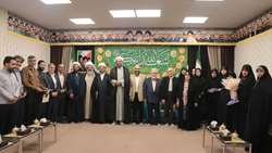 تجلیل امام جمعه همدان از خانواده شهدای والامقام و پرستاران نمونه استان
