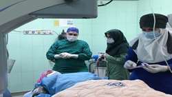 خدمت مردمی از وزیر دولت مردمی؛ انجام عمل کاتاراکت در اتاق عمل مرکز آموزشی درمانی سینا فرشچیان