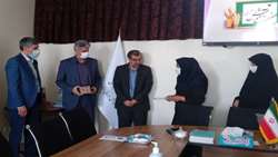 تجلیل از مدیر و کارشناسان اداره آموزش دانشکده پیراپزشکی