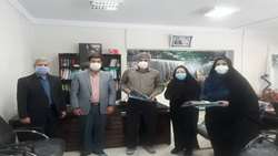 اهدای لوح تقدیر بهورزان نمونه استانی