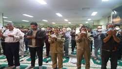 برگزاری نماز عید فطر در مجتمع آموزشی درمانی بعثت