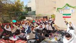 به مناسبت روز جهانی غذا؛ صبحانه سالم در مدرسه دخترانه غیر دولتی ثمین توزیع شد