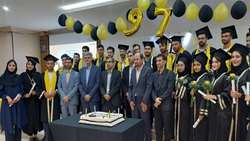 آیین دانش آموختگی دانشجویان دانشکده پیراپزشکی