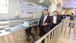 دیدار  صمیمانه رییس دانشگاه با دانشجویان در سلف سرویس مرکزی دانشگاه