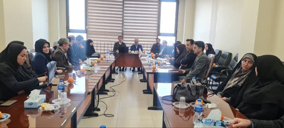 سیاست دانشگاه در جذب هیأت علمی  خارج شدن از حالت انقباضی است
