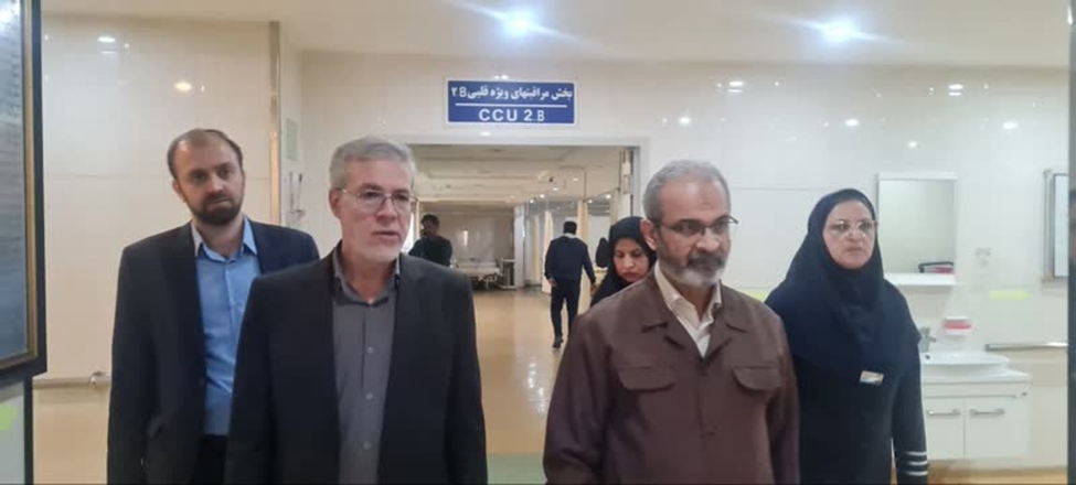 بازدید معاون آموزشی و مدیر تحصیلات تکمیلی دانشگاه از روند خدمات آموزشی مرکز آموزشی درمانی قلب فرشچیان در ایام نوروز