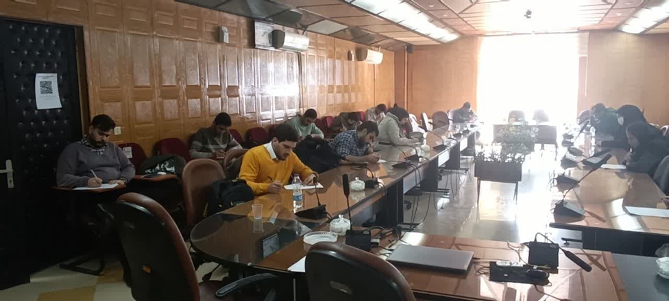 آزمون غربالگری درون دانشگاهی المپیاد علمی دانشجویان علوم پزشکی همدان در حیطه مدیریت نظام سلامت