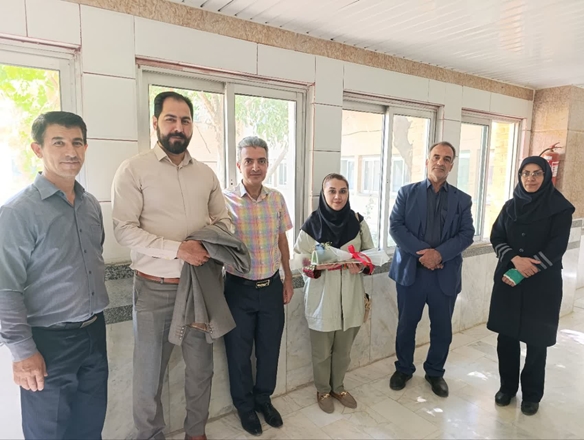 تجلیل از متخصص گوش و حلق و بینی بیمارستان امام رضا(ع) به دلیل خدمات برجسته درمانی