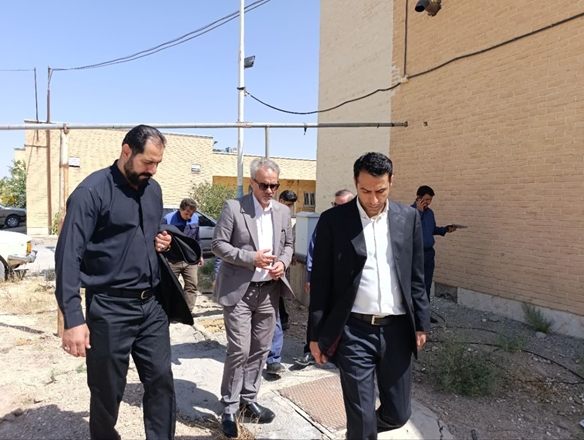 مدیرکل منابع فیزیکی وزارت بهداشت از پروژه‌های عمرانی حوزه سلامت شهرستان کبودراهنگ بازدید کرد