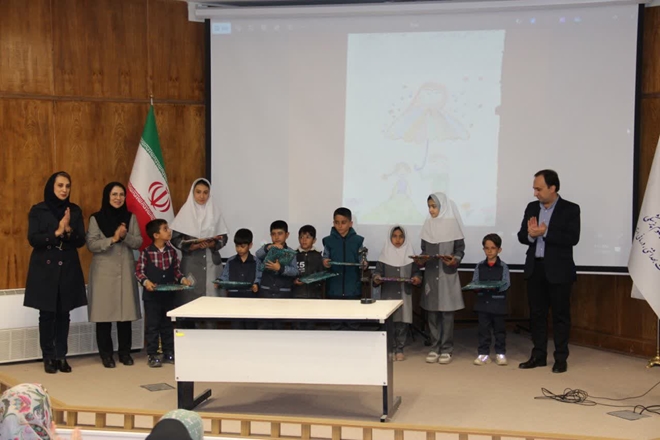 برگزاری نمایشگاه نقاشی در حاشیه همایش «تاب‌آوری در بحران با توانمندسازی زنان»