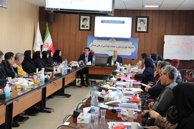 تأکید معاون بهداشتی دانشگاه علوم پزشکی همدان بر اجرای عادلانه SDH و بهبود پرداخت کارانه‌ها