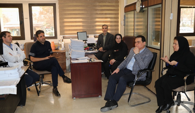 بازدید سرزده مسئولان بیمارستان قلب و عروق فرشچیان از واحد درآمد مرکز 