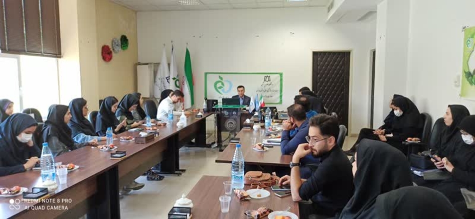 دوره ی آموزشی آشنایی با ملزومات پزشکی آزمایشگاهی برگزار شد