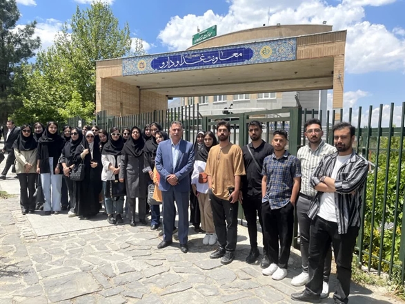 بازدید دانشجویان دانشکده بهداشت از معاونت غذا و داروی دانشگاه 