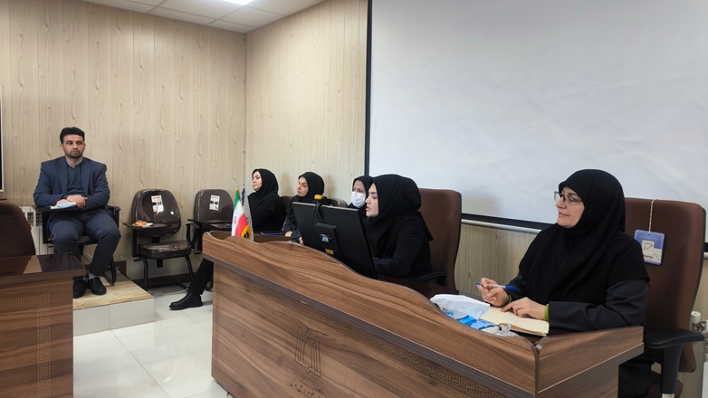 نشست صمیمانه مسئولین دانشکده پرستاری و مامایی با نمایندگان دانشجویی