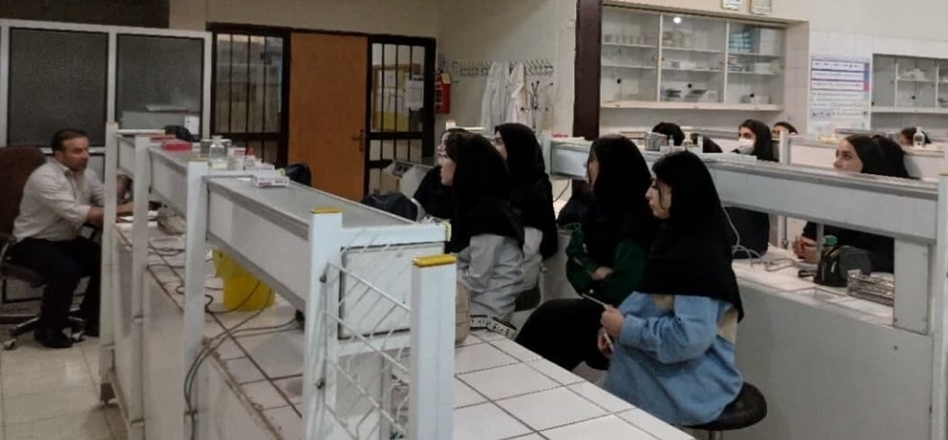 نخستین کارگاه تخصصی تجربه محور گروه‌های آموزشی دانشکده پیراپزشکی 