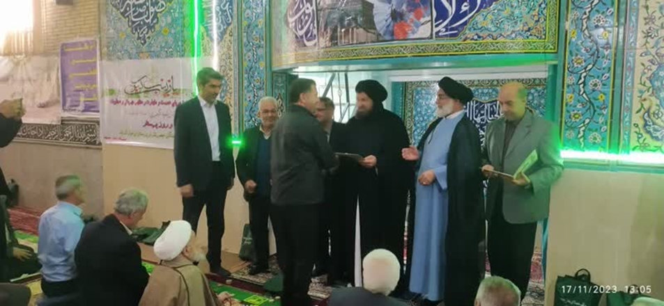 از پرستاران نمونه تویسرکان در مصلای نماز جمعه تجلیل شد 