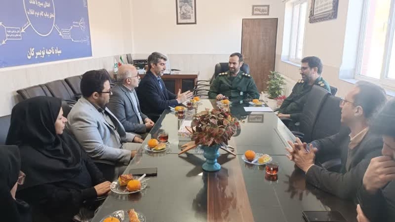 دیدار مدیر و مسئولین بخش سلامت شهرستان با فرمانده سپاه ناحیه شهرستان