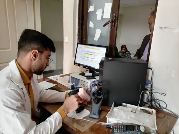 تجهیز داروخانه‌های مراکز خدمات جامع سلامت تویسرکان به دستگاه بارکدخوان