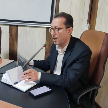 توزیع بیش از ۱۳۱ هزار مکمل ویتامین D و قرص آهن رایگان بین دانش آموزان تویسرکانی