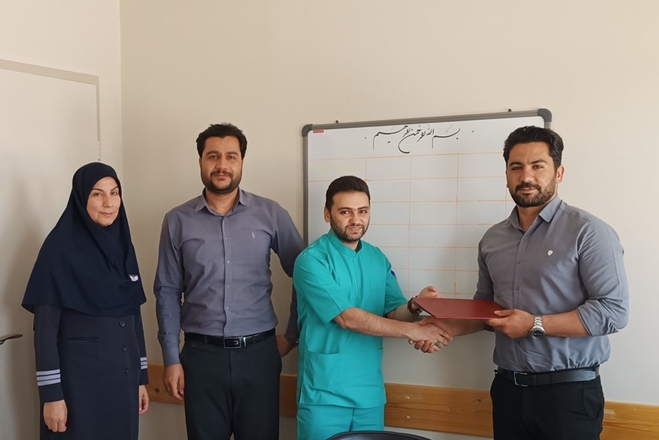 تقدیر از پرسنل شاخص در امر تکریم ارباب رجوع و عملکرد مطلوب 