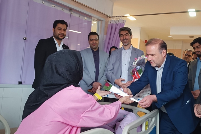 بازدید نوروزی فرماندار و مدیر شبکه بهداشت و درمان تویسرکان از بیمارستان سردار شهید حاج قاسم سلیمانی