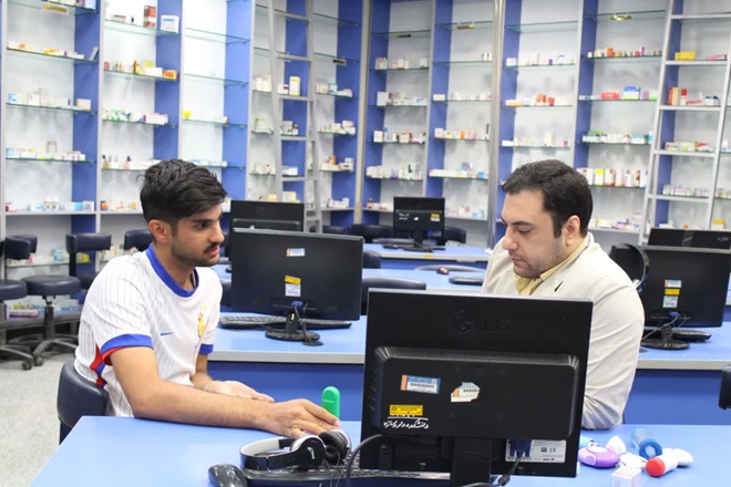 گزارش تصویری از برگزاری امتحان آسکی درس کارآموزی در عرصه داروخانه شهری ۳ دانشجویان داروسازی ورودی ۹۸ در داروخانه مدل دانشکده داروسازی 