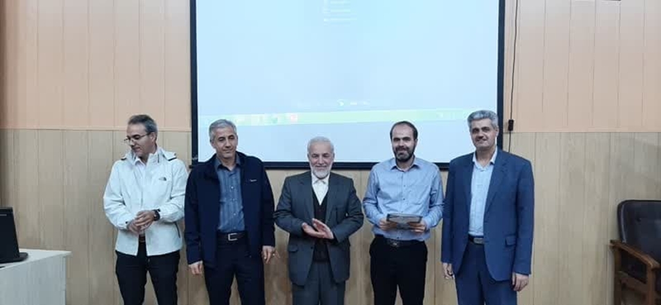 برگزاری مراسم گرامیداشت هفته کتاب، کتابخوانی و روز کتابدار با حضور معاون تحقیقات و فناوری دانشگاه 