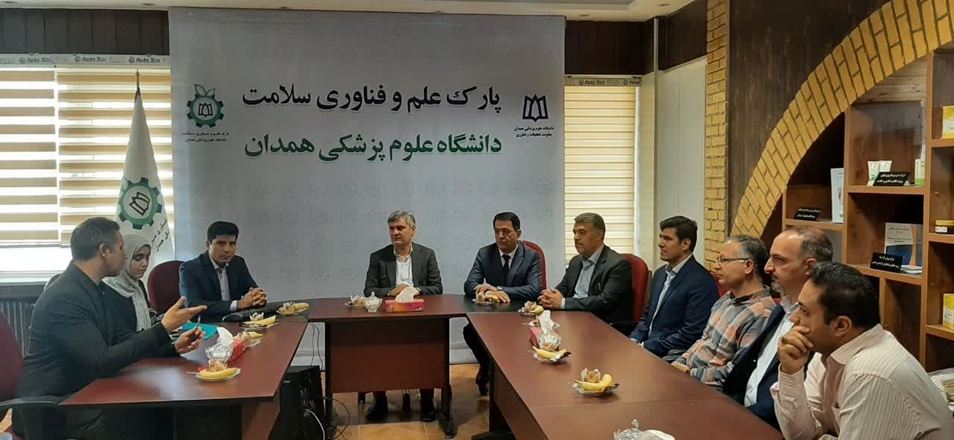 بازدید معاون تحقیقات و فناوری دانشگاه طبیب بوعلی سینا تاجیکستان از پارک علم و فناوری سلامت دانشگاه 