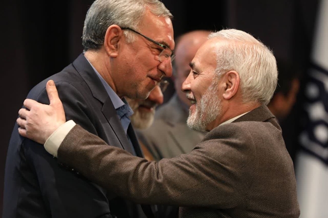 تجلیل وزیر بهداشت از معاون تحقیقات و فناوری دانشگاه علوم پزشکی همدان به عنوان مدیر برتر پژوهش کشوری