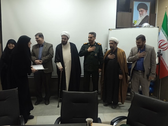 تجلیل از ایثارگران هشت سال دفاع مقدس در شبکه بهداشت و درمان فامنین 