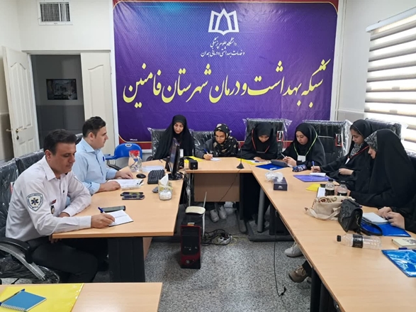 برگزاری دومین دوره آموزشی همیاران اورژانس در فامنین 